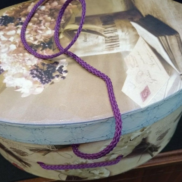 Rare Collectable 2004 Oval Hat Box by Cristin Atria Excellent Condition - Picture 6 of 7